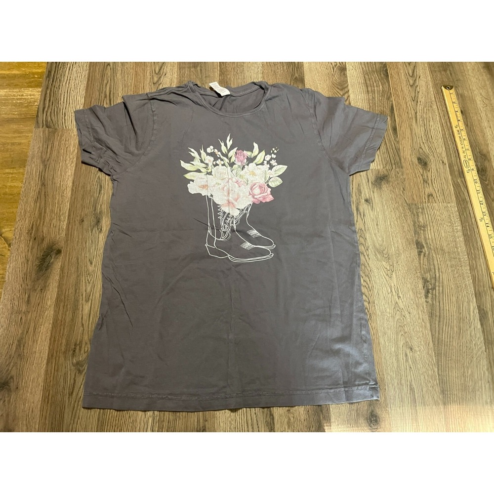 Protrend Shirt, Women's Size Large, Gray, Cowboy Boots Floral Print